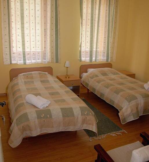 اتاق استاندارد, Chola Guest House