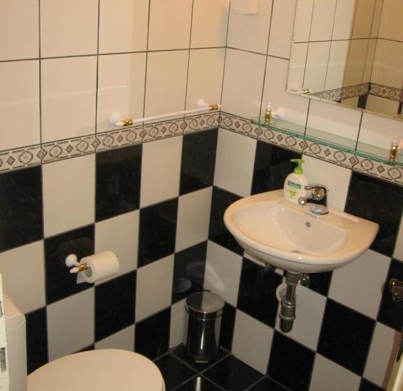 اتاق استاندارد, Chola Guest House