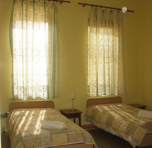 اتاق استاندارد, Chola Guest House