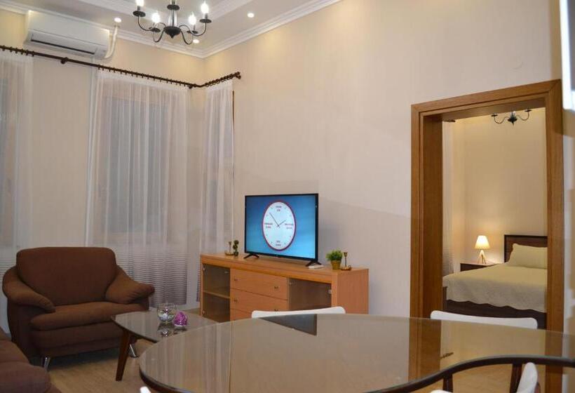 آپارتمان 1 خوابه, Chola Guest House