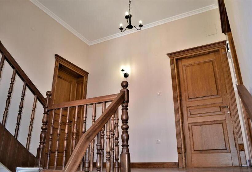 آپارتمان 1 خوابه, Chola Guest House