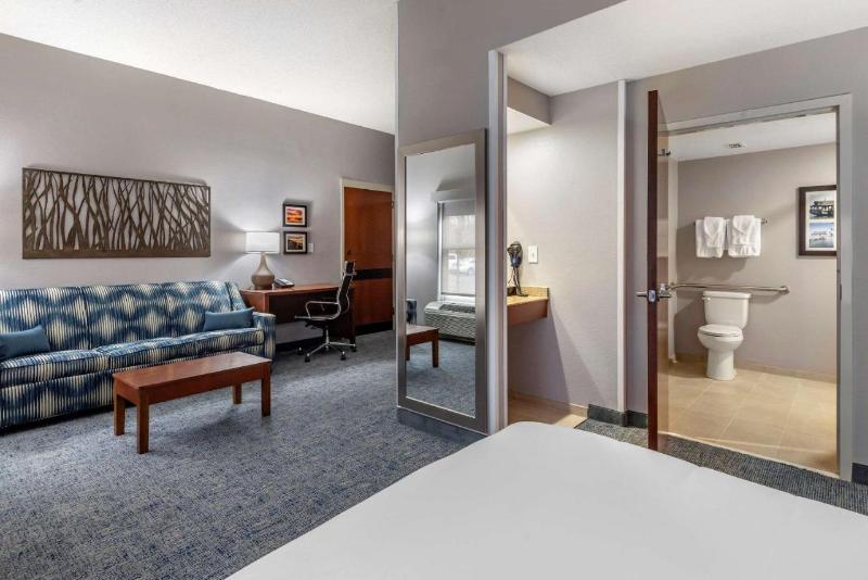جناح لذوى الاحتياجات الخاصة, Comfort Suites Near Birkdale Villagehuntersville