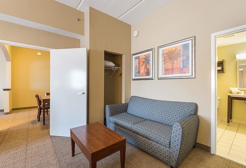 جناح, Comfort Suites Beachside