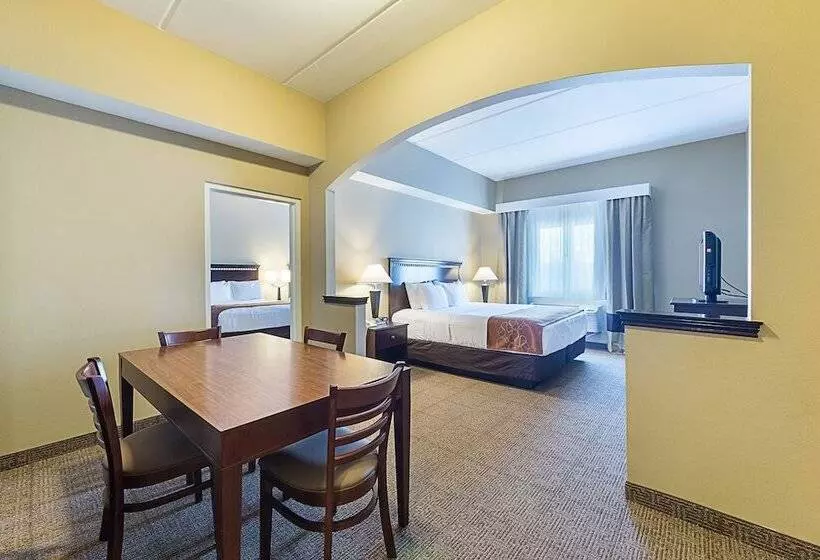 スイート, Comfort Suites Beachside