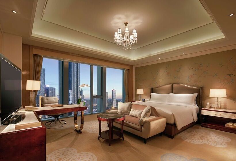 חדר דלוקס, Conrad Dalian