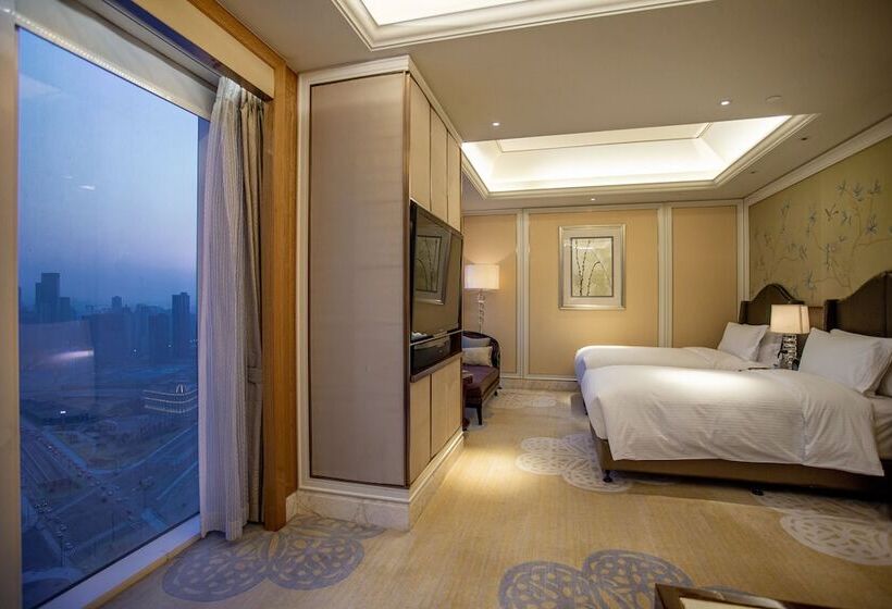 חדר דלוקס, Conrad Dalian