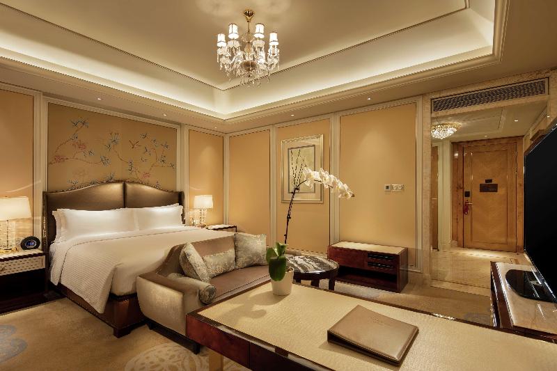 חדר דלוקס, Conrad Dalian