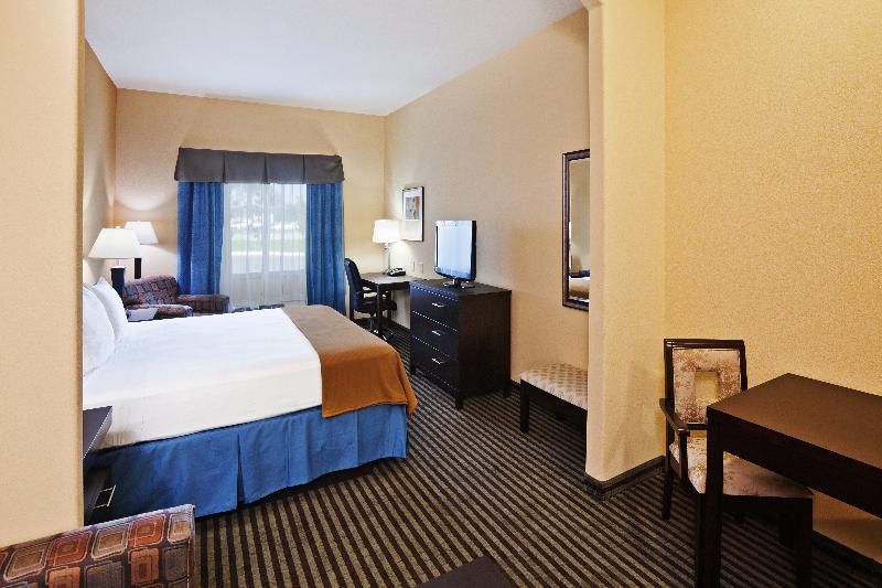 Люкс Кровать Кинг, Holiday Inn Express Hotel & Suites Okmulgee By Ihg