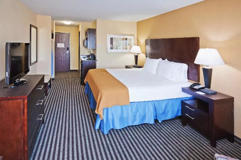 キングサイズベッドのスタンダードルーム, Holiday Inn Express Hotel & Suites Okmulgee By Ihg