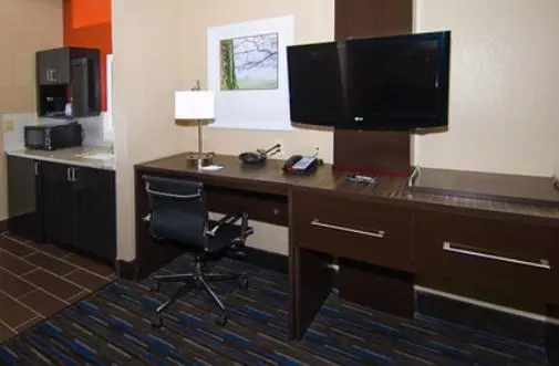 身障者適用キングサイズベッドルーム, Holiday Inn Express Fulton, An Ihg