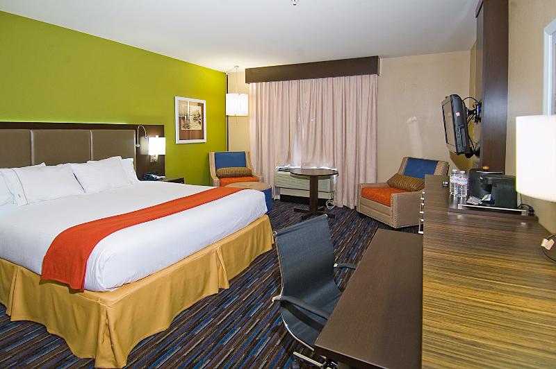جناح سرير كينج, Holiday Inn Express Fulton, An Ihg