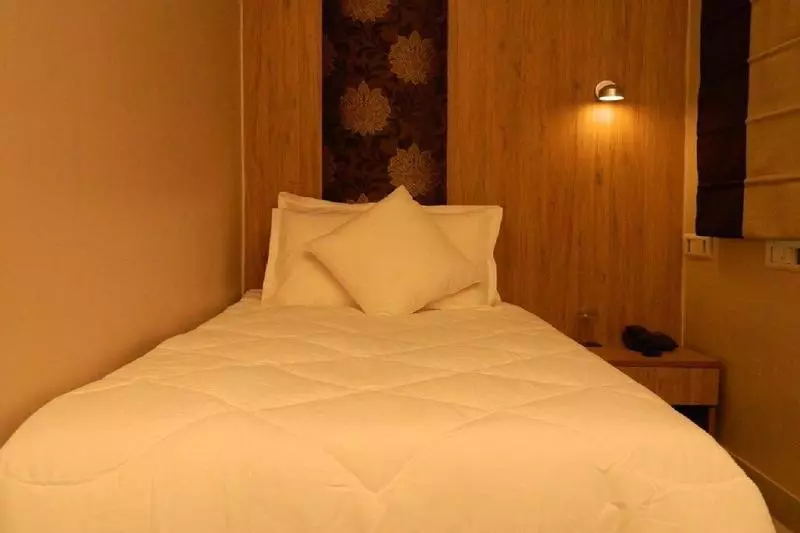 身障者適用キングサイズベッドルーム, Holiday Inn Express Fulton, An Ihg