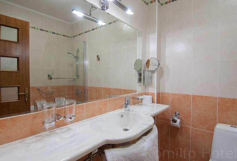 Junior Suite, Komilfo