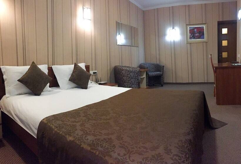 Junior Suite, Komilfo