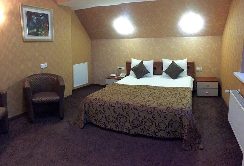 Junior Suite, Komilfo