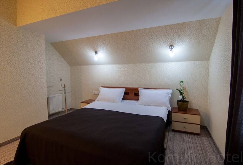 Junior Suite, Komilfo