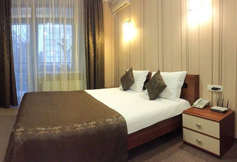 Junior Suite, Komilfo