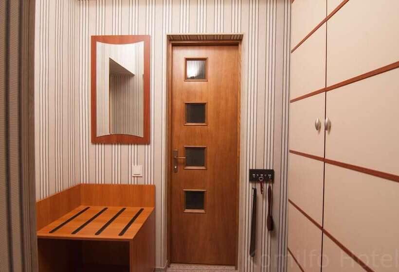 Standard Room, Komilfo