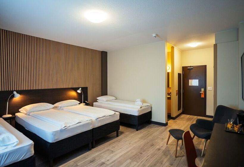 اتاق استاندارد چهار تخته, Konvin Hotel By Reykjavik Keflavik Airport
