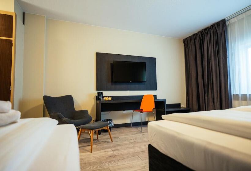 اتاق استاندارد چهار تخته, Konvin Hotel By Reykjavik Keflavik Airport