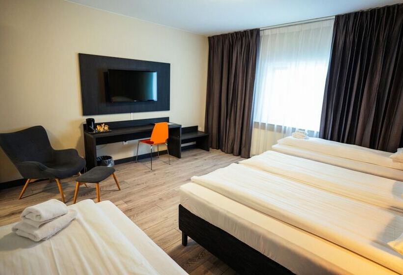 اتاق استاندارد چهار تخته, Konvin Hotel By Reykjavik Keflavik Airport