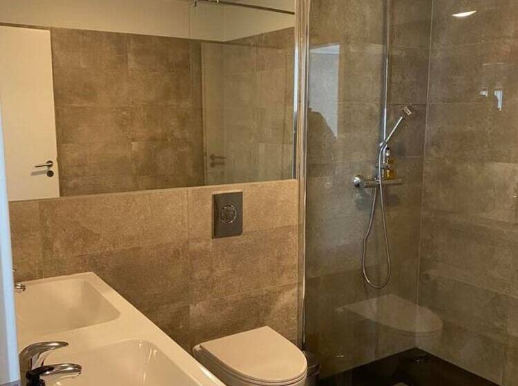 اتاق خانوادگی, Konvin Hotel By Reykjavik Keflavik Airport