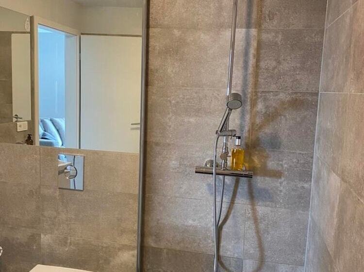 اتاق خانوادگی, Konvin Hotel By Reykjavik Keflavik Airport