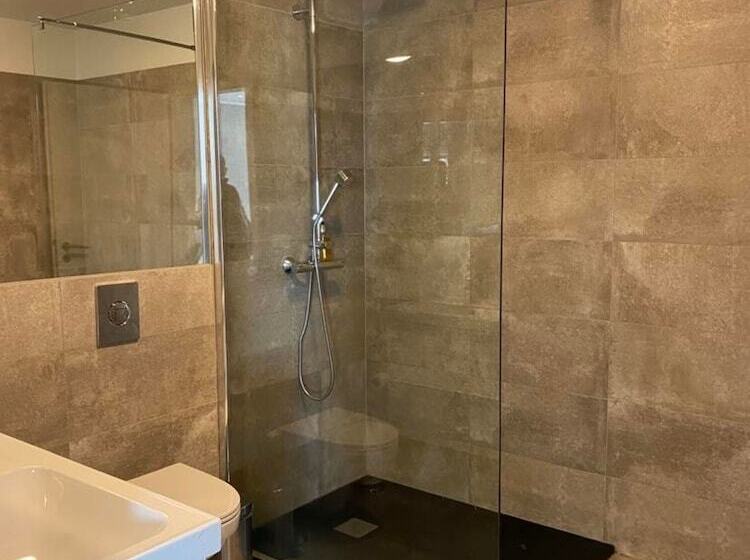 اتاق خانوادگی, Konvin Hotel By Reykjavik Keflavik Airport