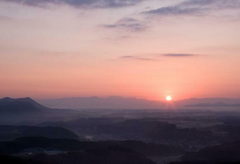 اتاق خانوادگی, Sekia