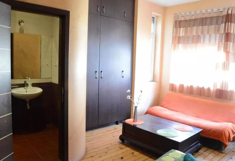 Superior-huone, Elegance On A Budget Rooms For Rent In Sofia Center