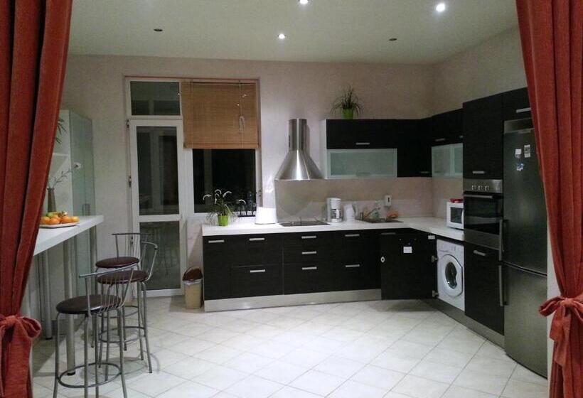 Superior-huone, Elegance On A Budget   Rooms For Rent In Sofia Center