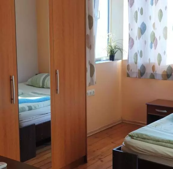Standard-huone Jaettu Kylpyhuone, Elegance On A Budget Rooms For Rent In Sofia Center