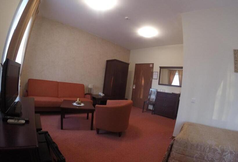 اتاق استاندارد سه نفره, Grafo Zubovo Hotel & Spa