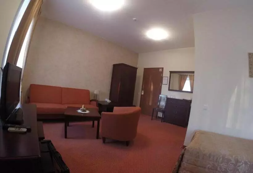 اتاق استاندارد سه نفره, Grafo Zubovo Hotel & Spa