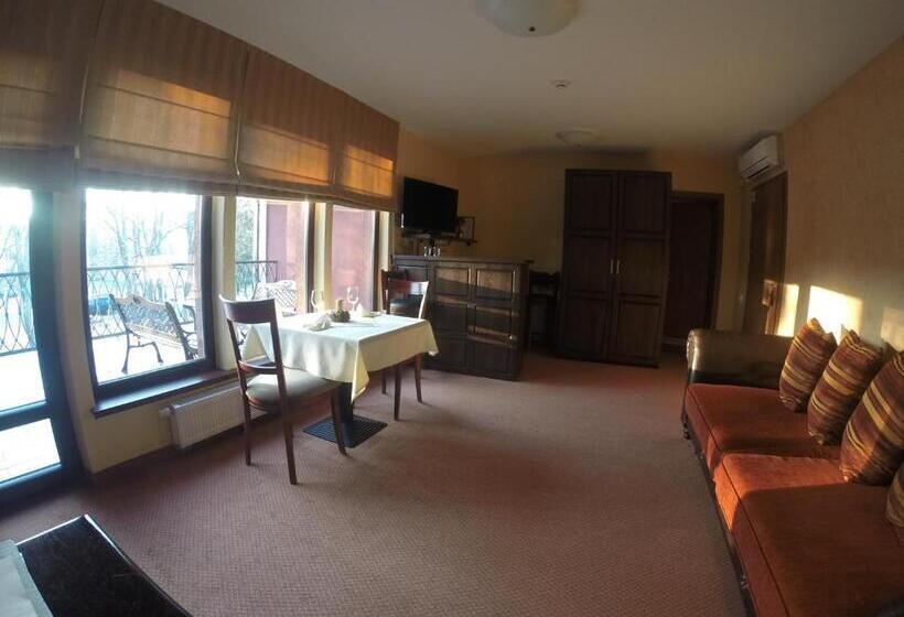 سوییت, Grafo Zubovo Hotel & Spa