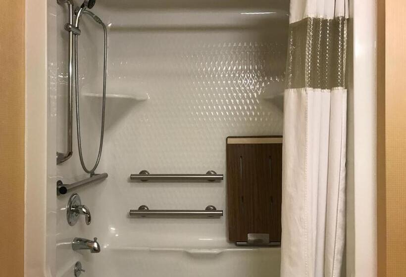 غرفة قياسية لذوى الاحتياجات الخاصة, Best Western Plus New England Inn & Suites