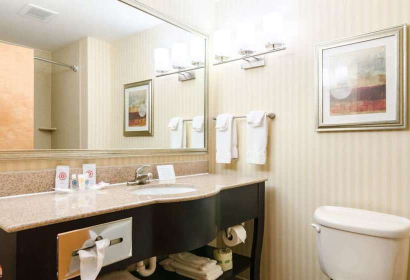 Люкс, Comfort Suites Salina South