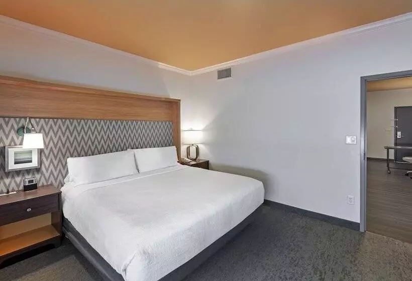身障者適用スイートルーム, Holiday Inn & Suites Mckinney   N Allen, An Ihg