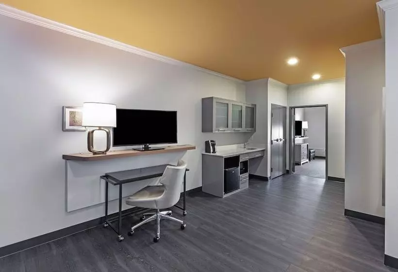 身障者適用スイートルーム, Holiday Inn & Suites Mckinney   N Allen, An Ihg