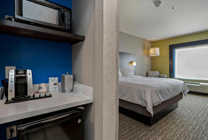 带大床的标准间, Holiday Inn Express Hotel & Suites Kilgore North, An Ihg