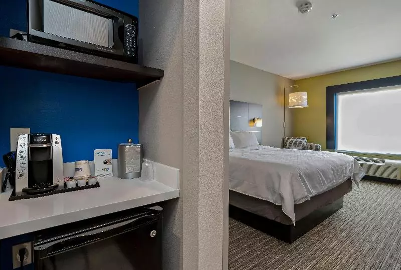 キングサイズベッドのスタンダードルーム, Holiday Inn Express Hotel & Suites Kilgore North, An Ihg