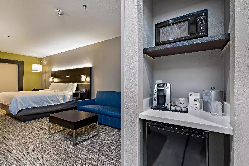 キングサイズベッドのスイートルーム, Holiday Inn Express Hotel & Suites Kilgore North, An Ihg