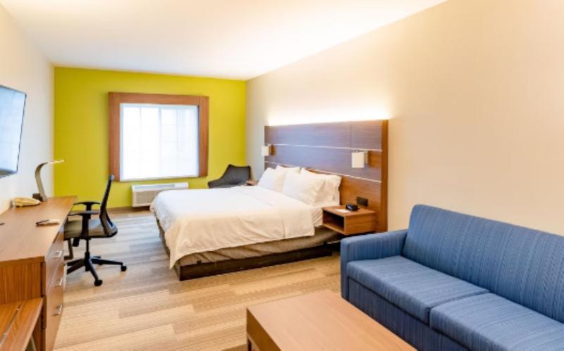 Номер Стандарт Кровать Кинг Адаптированный для Инвалидов, Holiday Inn Express Hereford, An Ihg