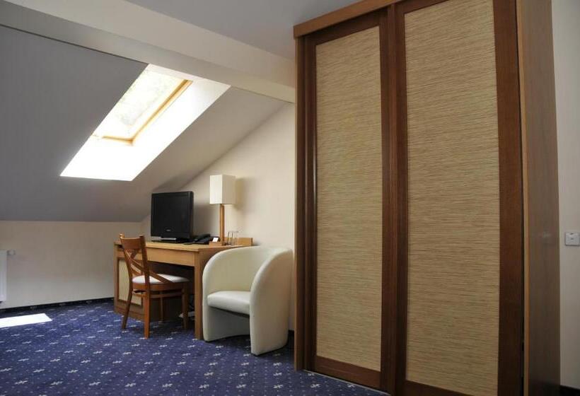 اتاق اکونومی, Park Villa