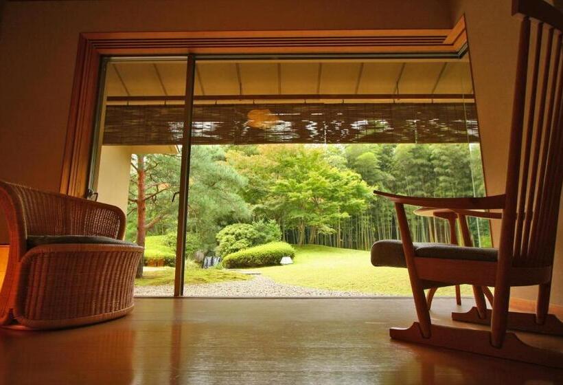 غرفة قياسية, Saryou Souen