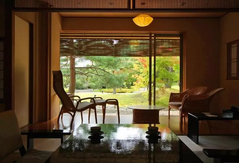 Standard-huone, Saryou Souen