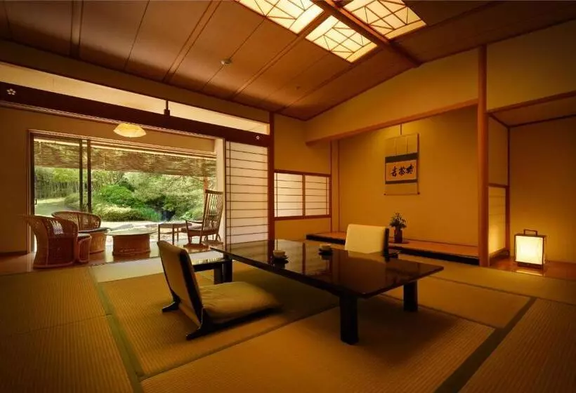 Standard-huone, Saryou Souen