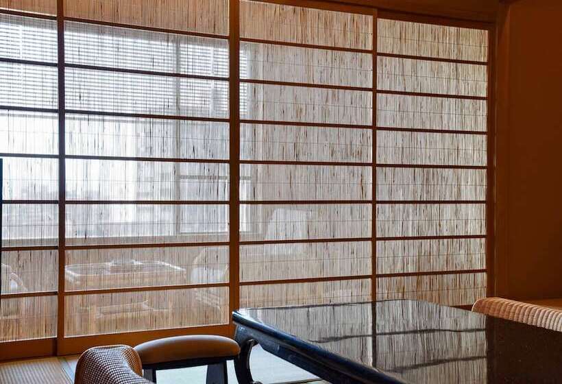 סוויטת ג'וניור, Yamatoya Besso