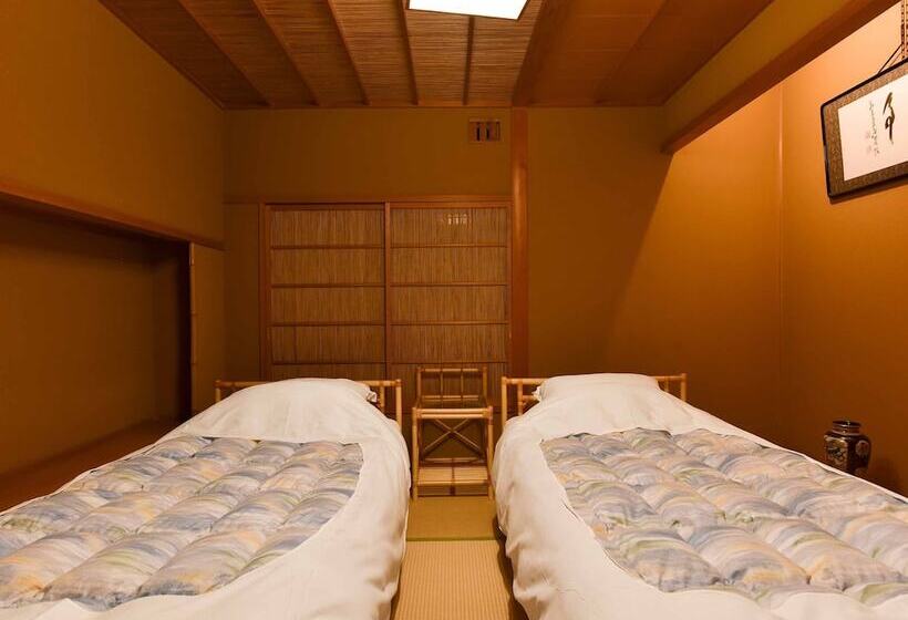 جناح, Yamatoya Besso