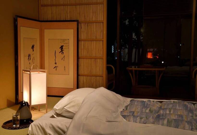 סוויטה, Yamatoya Besso